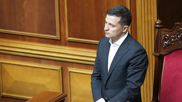 Зеленский президентлигининг илк 100 кунини танқидий баҳолашини айтди