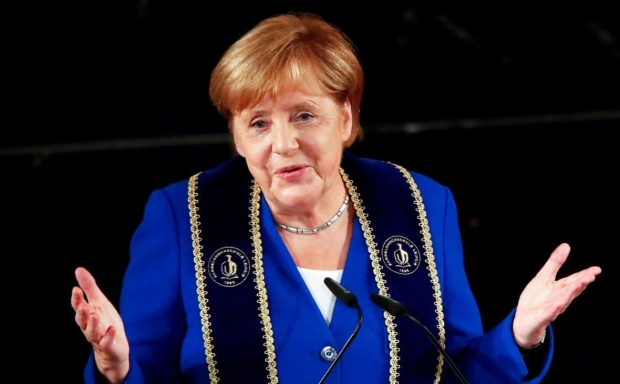 Меркель канцлерликдан кетганидан сўнг нима билан шуғулланишини айтди