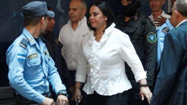 Гондурас собиқ президентининг рафиқаси коррупцияда айбдор деб топилди