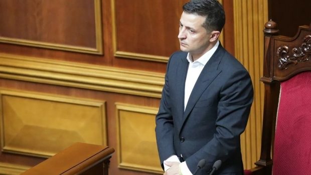 O‘g‘lini birinchi sinfga olib borgan Zelenskiy matbuot vakillari bilan janjallashib ketdi (video)
