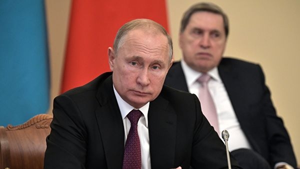 Владимир Путин қонун доирасида намойишларга рухсат берди