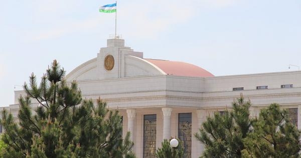 Prezident maslahatchisi Rustam Inoyatovning o‘rinbosari lavozimidan ozod etildi