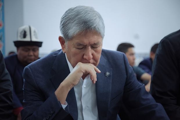 Almazbek Atambayevni uy qamog‘iga o‘tkazish taklifi rad qilindi