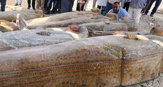 Misrlik arxeologlar Luksor shahri yaqinidan 20 ta eski sarkofag topishdi (foto)