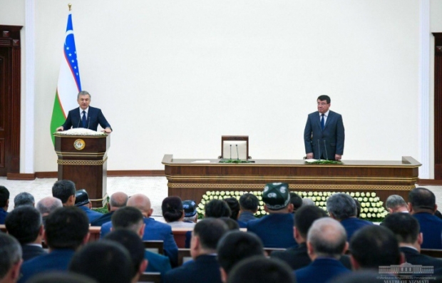 Shavkat Mirziyoyev: «Hududlardagi rahbarlar «qotib qolgan»