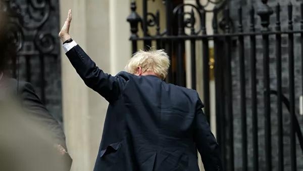 «Парламентга ҳурмат қани?»: Борис Жонсон парламент йиғилишига келмагани учун танқид қилинди
