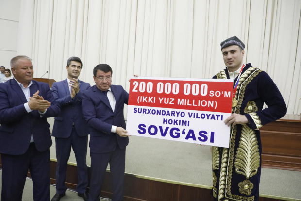 Bahodir Jalolovga 200 000 000 mln so‘m pul mukofoti berildi