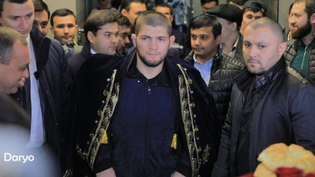 Habib Nurmagomedov Toshkentda dabdabali kutib olindi