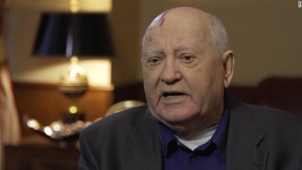 Mixail Gorbachev qurollanish poygasi va sovuq urush tahdididan xavotir bildirdi