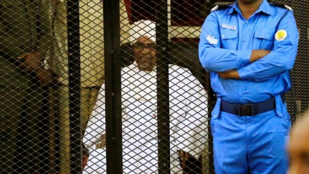 Sudanning sobiq prezidentiga hukm o’qildi