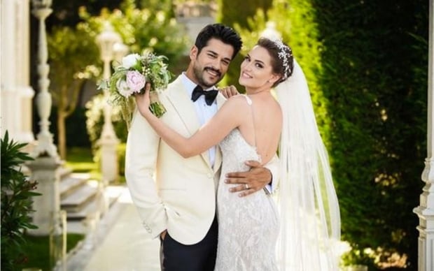 Ko‘rganda o‘zbek qizlari o‘zini yo‘qotib qo‘yadigan Burak O‘zchivit 35 yoshga to‘ldi (foto)
