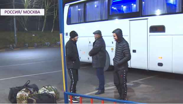 Toshkentdan Moskvaga muntazam qatnovchi avtobusning birinchi reysi 3 kishiga xizmat ko‘rsatdi (video)