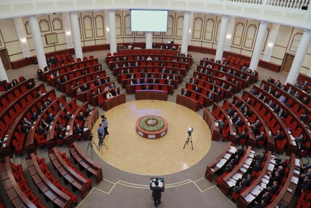 Deputatlar yangi tahrirdagi Soliq kodeksini qabul qildilar