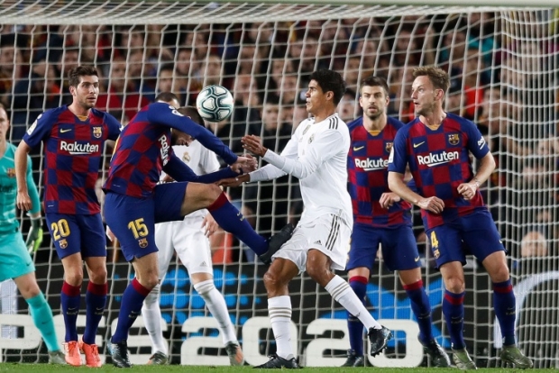 «Real» «Barselona» darvozasiga penalti belgilanishi kerak bo‘lgan ikki vaziyatni ko‘rsatdi