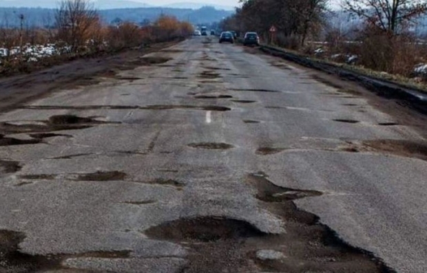 Мутасадди ва пулдорларга таклиф — кўчага отангиз номини қўйиб, таъмирланг