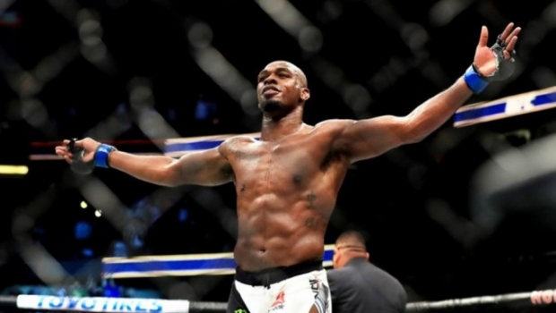 UFC 247: Жон Жонс Доминик Рейесни таслим қилди