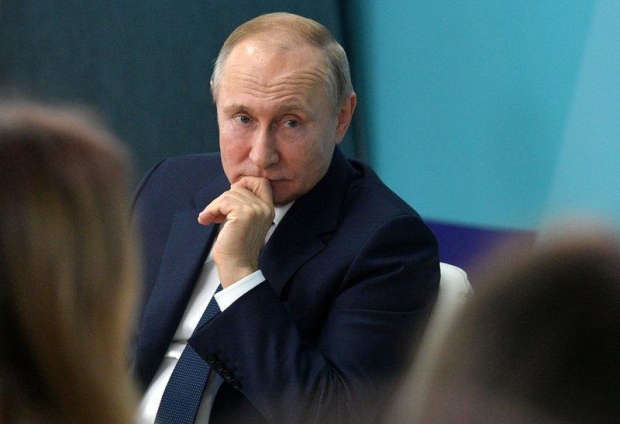 Путинга россияликларнинг ишонч даражаси икки йил ичида икки баробарга камайган
