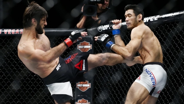 UFC Fight Night 168: Зубайра Тухугов нокаут эвазига ғалаба қозонди ва қолган натижалар