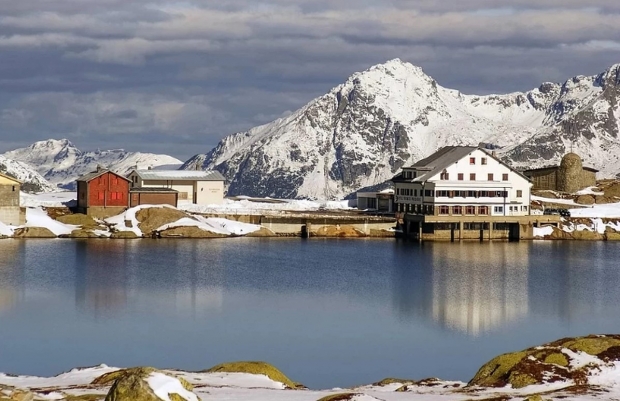 Grenlandiya muzliklarning erigan suvini sotishni rejalashtirmoqda