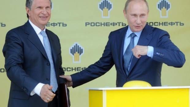 Putin rus iqtisodiyotini boshqarayotganlarni siltab qo‘yishi kerakmi?