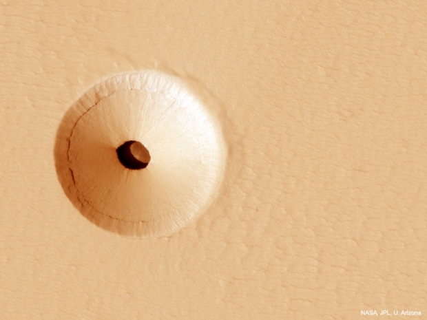 Марс юзасида ғалати тешик топилди