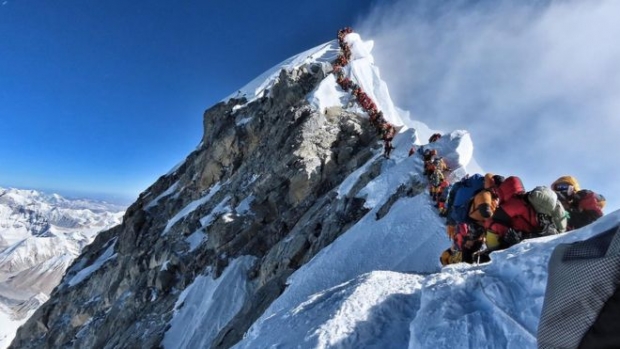Эверест тоғида коронавирус туфайли экспедициялар бекор қилинди