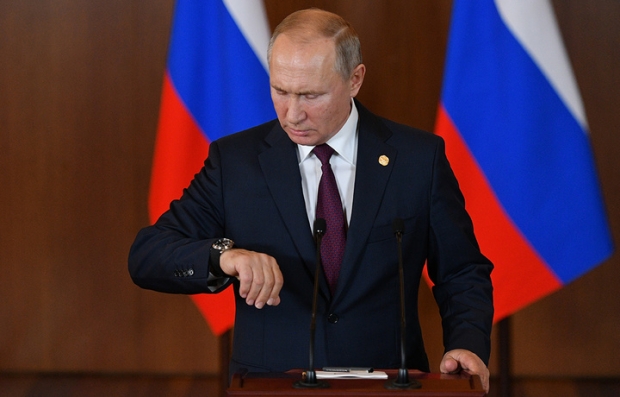 «Abadiylik qonuni»: Putin prezidentlik muddatini «nullashtiruvchi» hujjatga imzo chekdi