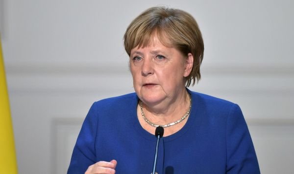 Ангела Меркель карантинда қолмоқда