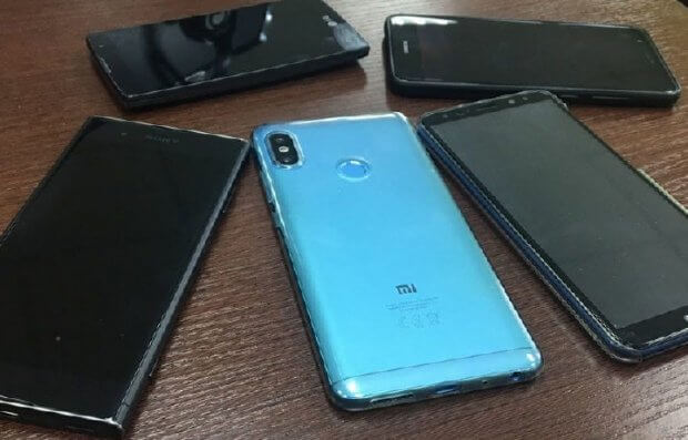 Karantinga joylashtirilgan shaxslar telefonlarining olib qo‘yilishi qonunga zid emasmi?
