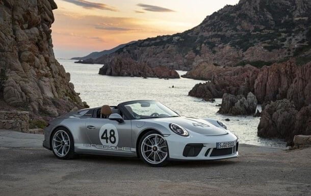 Porsche 911 автомобилининг сўнгги нусхаси аукционда 550 минг долларга сотилди