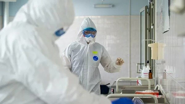 Россиялик вирусолог коронавирус пандемияси такрорланишини инкор этди