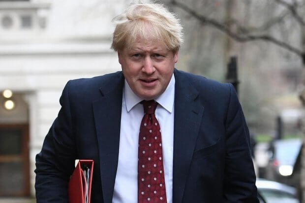 Britaniya bosh vaziri yaqinda tug‘ilgan o‘g‘liga koronavirusdan hayotini saqlab qolgan shifokorlarning ismini qo‘ydi