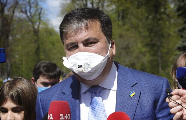 Президент, ислоҳотчи, «телба». Саакашвили яна катта сиёсатда