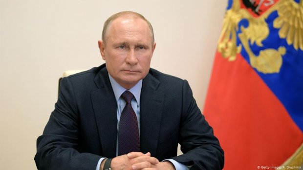 Putin Rossiyada ishlanmaydigan kunlar rejimi nihoyasiga yetganini e’lon qildi