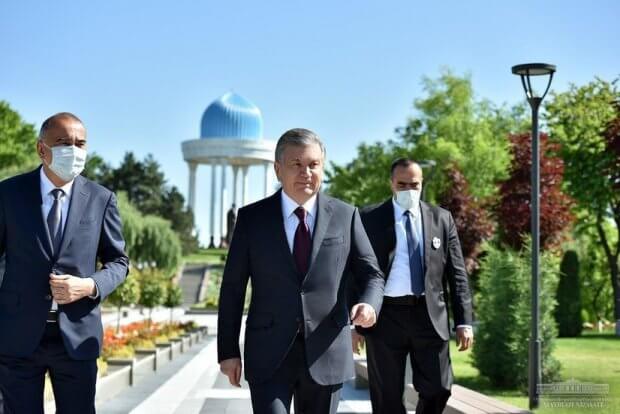 Prezident Adiblar xiyobonini ochib berdi (foto)