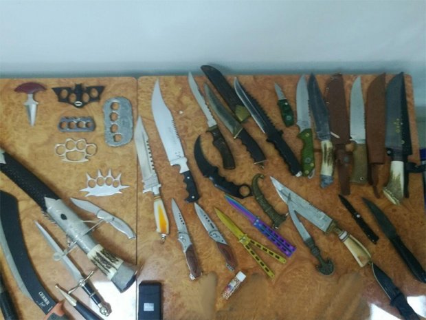 Toshkentda uch kun ichida 203 kishidan 221ta pichoq topildi (foto)