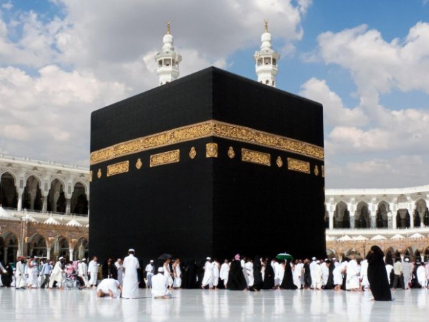 Qiblamiz Saudiyada, ammo Saudiya qiblamiz emas!