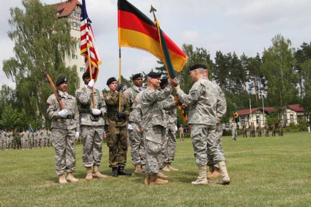 Tramp Germaniyadan minglab amerikalik harbiylar olib chiqilishini e’lon qildi