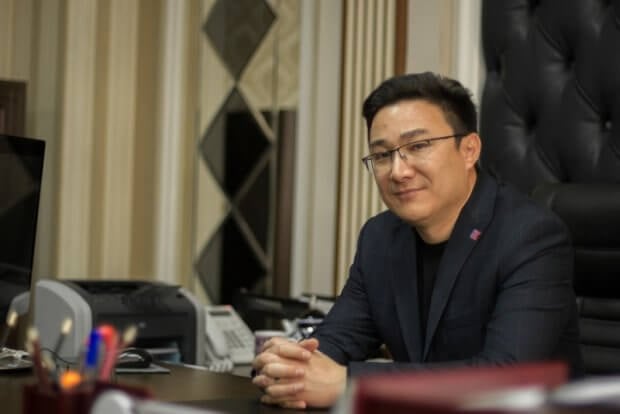 Rossiyada COVID-19'ga chalingan toshkentlik deputat: uning kechinmalari va xulosalari