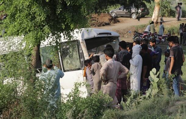 Pokistonda poyezdning ziyoratchilar avtobusi bilan to‘qnashishi oqibatida 29 kishi halok bo‘ldi