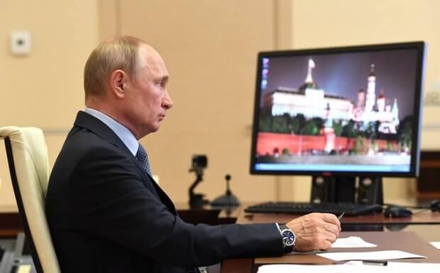 Putin sovetlar Konstitutsiyasini ittifoq parchalanishida aybladi