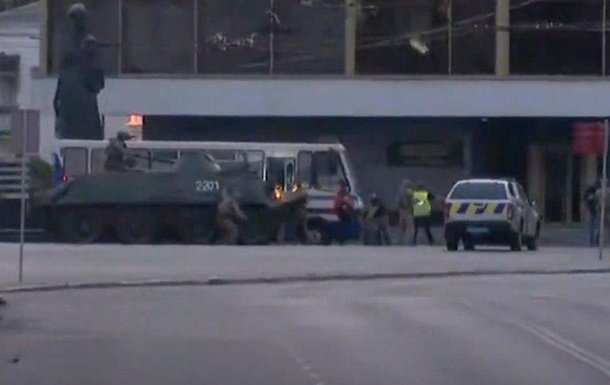 Ukrainada avtobusni garovga olgan erkak qo‘lga olindi, garovdagilar qutqarildi