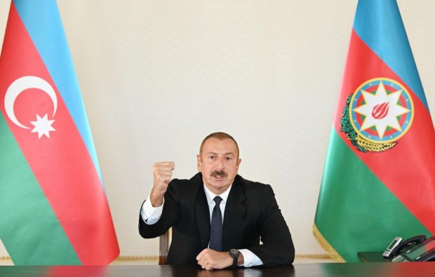 Ilhom Aliyev «ozod qilingan hududlarda» Ozarboyjon bayroqlari ko‘tarilganini aytdi