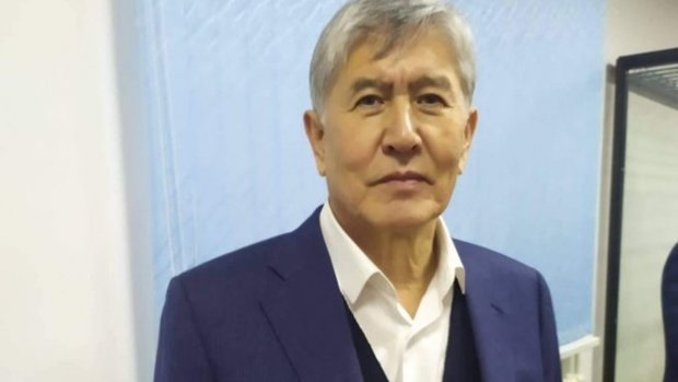 Qirg‘izistonda namoyishchilar Almazbek Atambayevni ozodlikka chiqarishdi