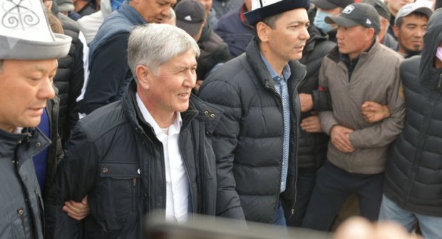 Almazbek Atambayevga suiqasd uyushtirildi (video)