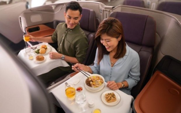 Сингапур авиакомпанияси пандемия сабабли иккита самолётни ресторанга айлантирди