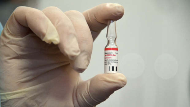 Эксперт фикри: Вакцина дунёни COVID-19дан қутқарадими?