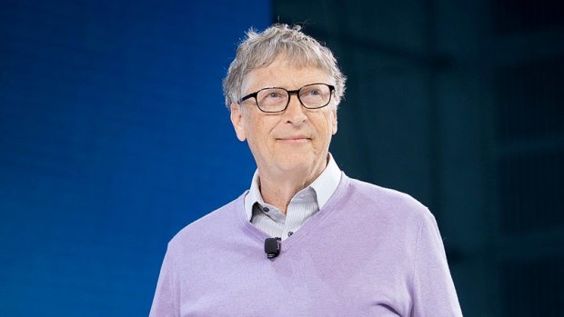Билль Гейтс COVID-19'га қарши самарали даво усуллари қачон топилишини тахмин қилди