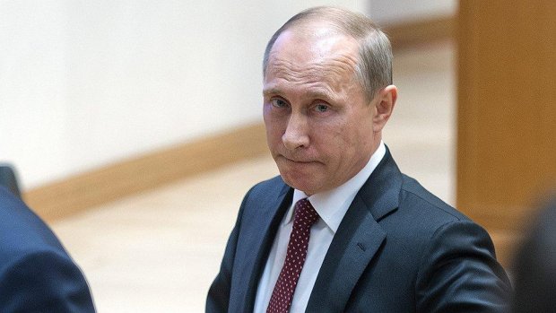Putin Rossiyada koronavirusga qarshi ommaviy emlash qachondan boshlanishini aytdi