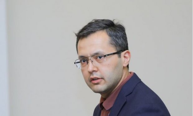 Rasul Kusherbayevning «amaldorlar qimmat avtomobillar olishga zo‘r berib ketgan»i haqidagi fikriga moliya vaziri munosabat bildirdi